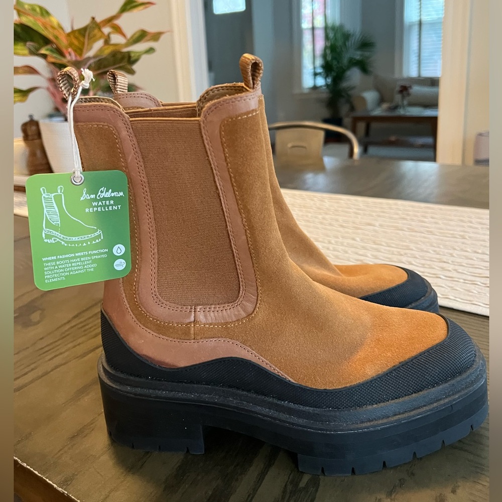 NWT Sam Edelman Chelsea Boots - size 7
